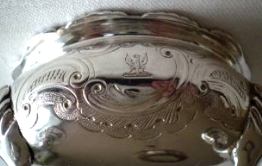 Cauldron salts with rococo design: London 1748, silversmith Daniel Piers