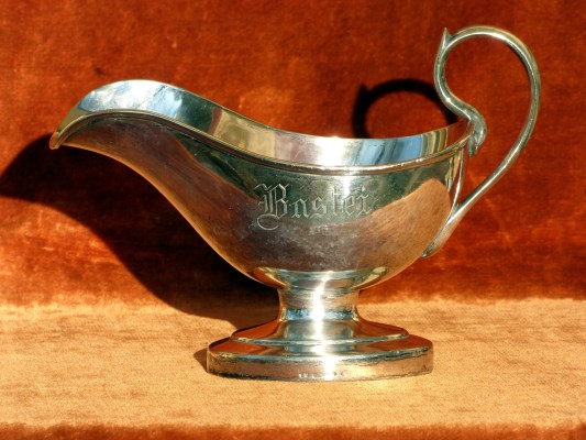 A gravy boat teapot produced in 1889 by B.Bohrmann's successor firm