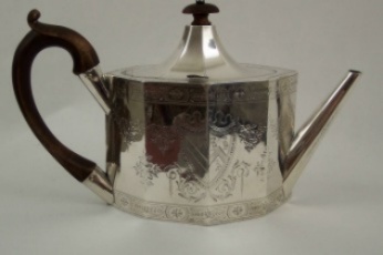 shaped oval teapot
Hester Bateman
London 1789