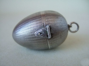 acorn with sewing kit