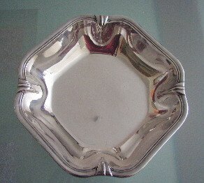 Raymond Ruys Art Deco interpretation of a classical pattern of dishes