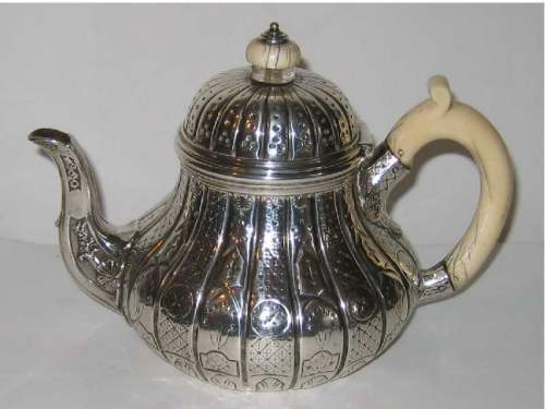 Robert Garrard silver teapot